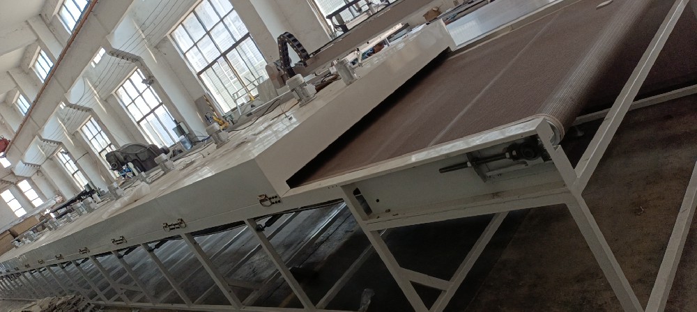 汽车卡钳/玻璃/布料/线路板/塑料件高温工业隧道炉视频（请点击往下看）